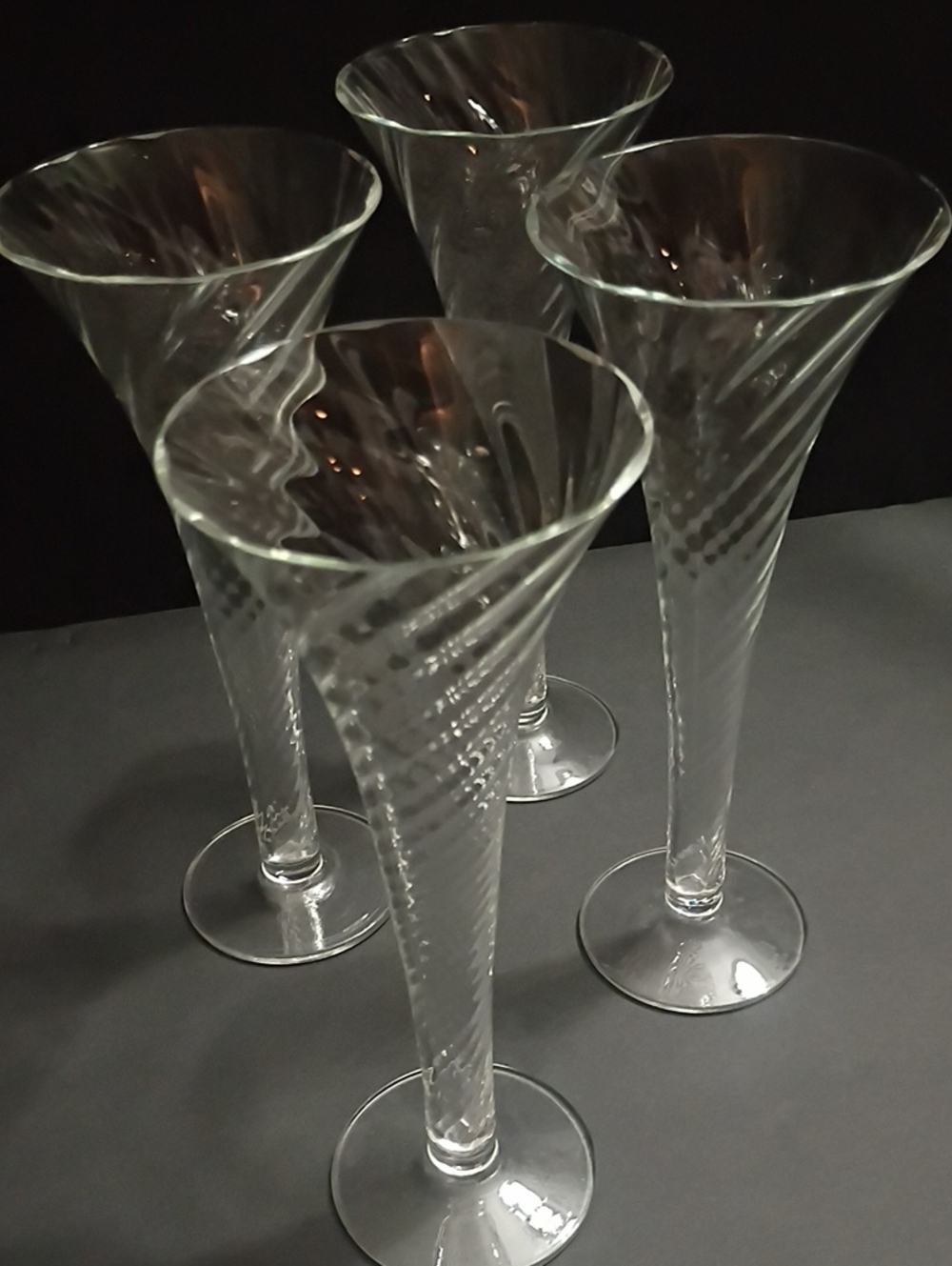 Vintage Set of 4 Clear Swirl Pattern Bud Vase Set/Champagne Flutes